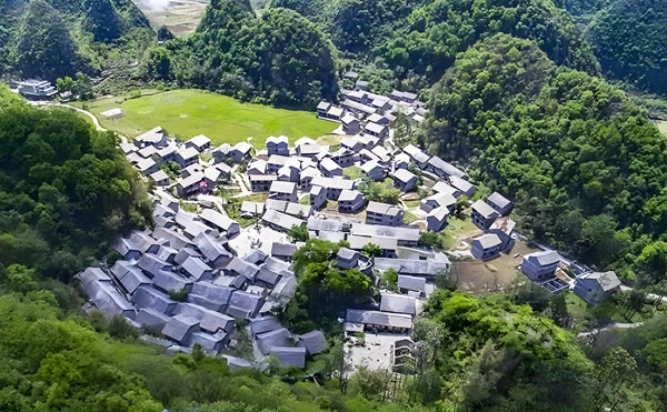 貴州鎮寧縣鄉鎮農村規?；┧こ桃惑w化凈水裝置廠家直銷